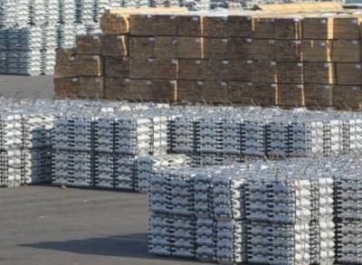 Китай продаст 150 000 тонн металлов из запасов 1 сентября