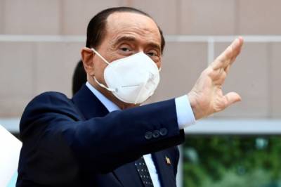 СМИ сообщили об очередной госпитализации Берлускони