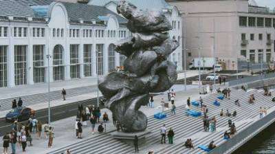 Артемий Лебедев прокомментировал реакцию на скульптуру Урса Фишера