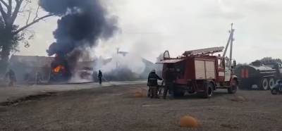 Перевернулся и вспыхнул, как спичка: в Запорожской области загорелся бензовоз, есть пострадавший