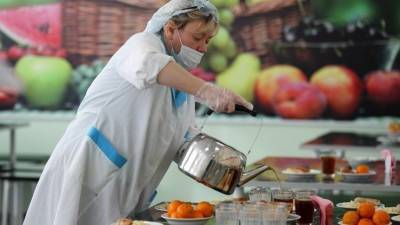 Матвиенко призвала родителей подключиться к контролю качества питания в школах