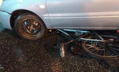В Тюмени на Пермякова водитель сбил велосипедиста и скрылся с места, попросив его подождать