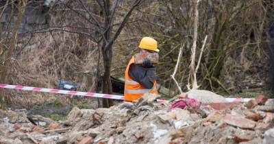 В посёлке на Куршской косе пострадал рабочий, на которого упала стена дома