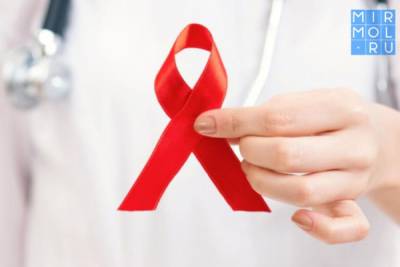 Минздрав РФ уточнил рекомендации по вакцинации от COVID-19 для людей с ВИЧ
