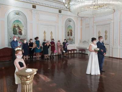 Бьем рекорды. Ульяновские молодожены устроили свадебный бум, но это не предел