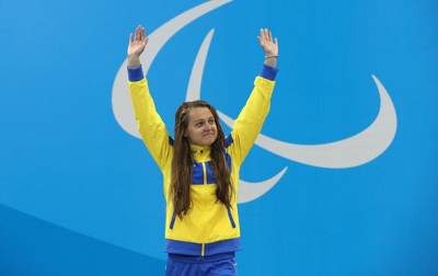 Стеценко завоевала золото Паралимпиады в заплыве на 400 м