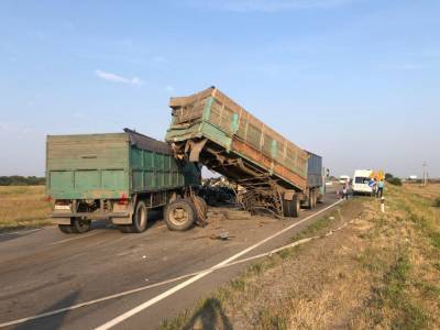 Два человека пострадали в страшной аварии в Ростовской области