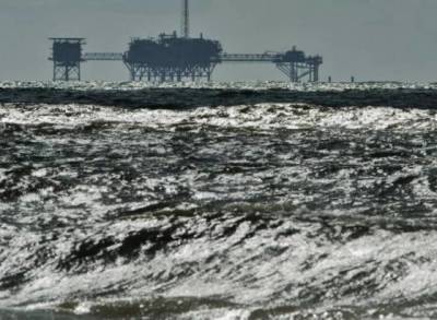 Нефть растет по мере приближения шторма к Мексиканскому заливу