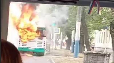 В Воронеже вспыхнул автобус №90 с пассажирами: появилось видео