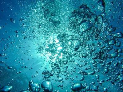 Ученым удалось впервые зафиксировать загадочный эффект воды и мира