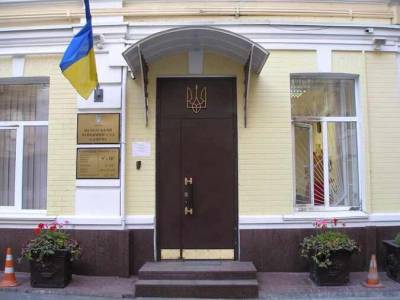 Полиция ищет взрывчатку в здании Печерского суда Киева