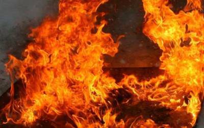 На Київщині 17-річна красуня влаштувала самопідпал: ​пожежник, в будинку якого все сталося, навіть не викликав “швидку”
