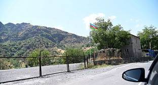 Политологи связали блокировку трассы на границе Армении с проблемой транзита в Нахичевань