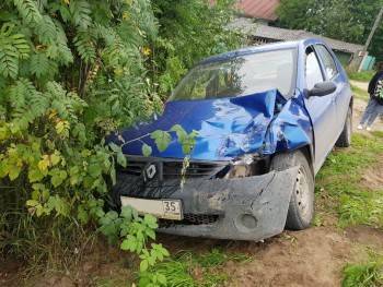 Водитель Рено врезался в «Жигули»: пострадал ребенок и молодой мужчина