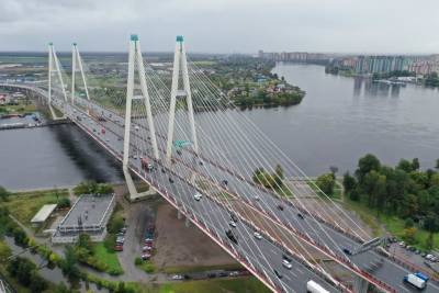 Две полосы на вантовом мосту КАД будут перекрыты в Санкт-Петербурге