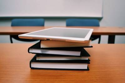 Шадаев: все учителя будут обеспечены электронными планшетами в 2023 году