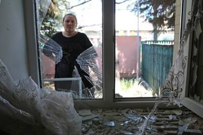 Украинские военные обстреляли две школы и жилые дома на окраине Донецка