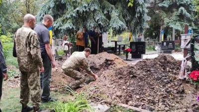 Погибшего на Донбассе воина Вячеслава Питько похоронили на Днепропетровщине - novostiua.news - Украина - Днепропетровская обл. - Каменское - Донецкая обл.