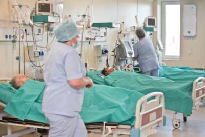 Больницы Петербурга возвращаются к нормальной работе