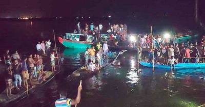 20 человек утонули при столкновении двух судов в Бангладеш