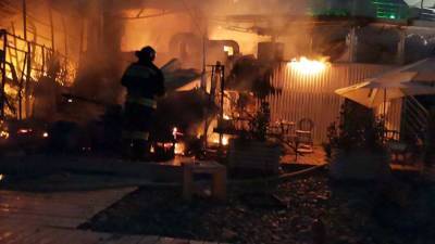 Пожар в кафе на набережной в Сочи ликвидирован