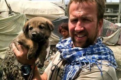 Британец эвакуирует из Афганистана 200 собак и кошек на правительственном рейсе