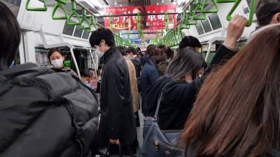 Японец облил серной кислотой мужчину в токийском метро