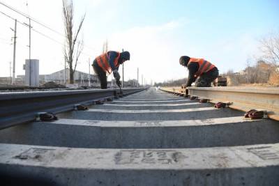 На севере Волгограда 30 августа закроют железнодорожный переезд