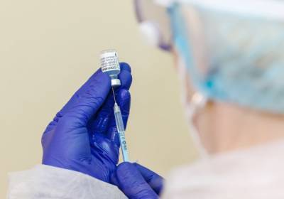 Третья доза вакцины против коронавируса: МОЗ отложил ревакцинацию на год