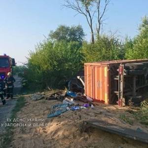 В ДТП с КамАЗом в Запорожской области погиб мужчина. Фото