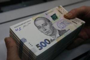 В Украине выросла средняя зарплата: названы суммы