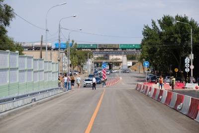 По Милицейскому мосту в Астрахани запустили двухполосное движение