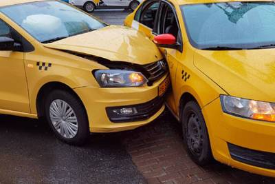 Подсчитано число жертв аварий в России по вине таксистов