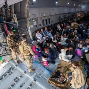 Украина эвакуировала еще около 400 человек из Афганистана