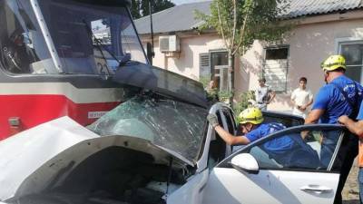 Один человек погиб и двое пострадали в ДТП с трамваем в Краснодаре