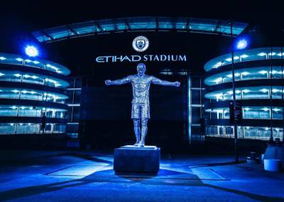 Давид Сильва - Венсан Компани - Манчестер Сити установил статуи для двух легенд клуба рядом с стадионом - sport.bigmir.net