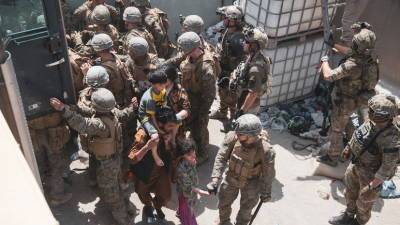 Пентагон начал выводить войска из аэропорта Кабула