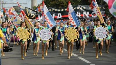 В Калуге отметили 650-летие города карнавалом и массовым забегом