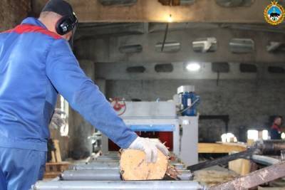 В одном из деревообрабатывающих цехов ИК-1 в Сыктывкаре обновили производственную линию