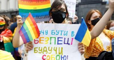 В Одессе прошел ЛГБТ-марш, во время которого задержали около 20 человек
