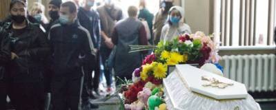В Тюмени состоялись похороны убитой школьницы