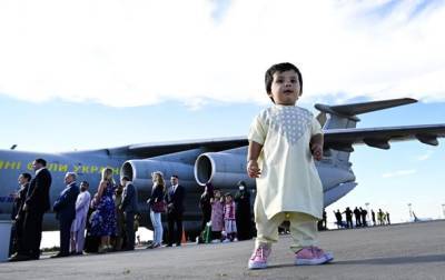 Среди эвакуированных из Кабула 80 украинцев - МИД