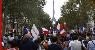 Около 160 тыс. человек вышли на протесты против обязательной вакцинации во Франции