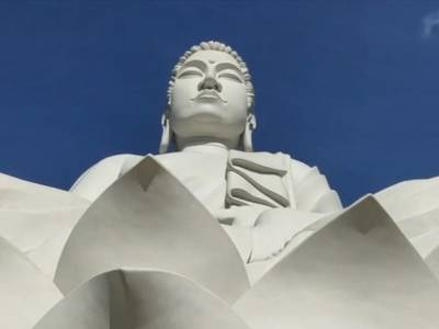 В Бразилии открыли статую Будды, которая выше статуи Христа в Рио-де-Жанейро