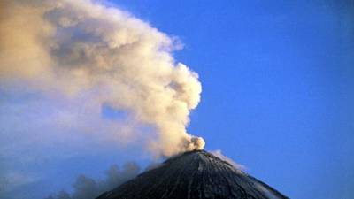 Вулкан Шивелуч на Камчатке выбросил столб пепла 3 км в высоту