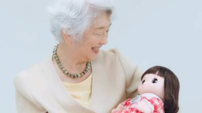 В Японии создали робота-внучку для одиноких пожилых людей