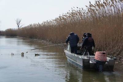 В Астрахани отыскали пропавших рыбаков