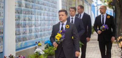 Зеленский почтил память украинских героев, погибших под Иловайском