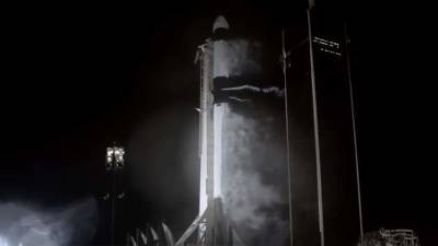 Ракета-носитель Falcon 9 стартовала во Флориде с грузовым кораблем Dragon