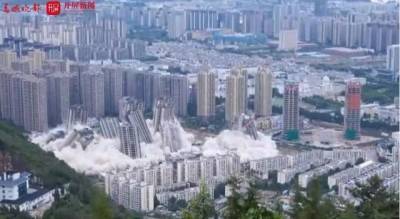 В Китае произвели масштабный снос сразу 15 небоскребов (ВИДЕО)